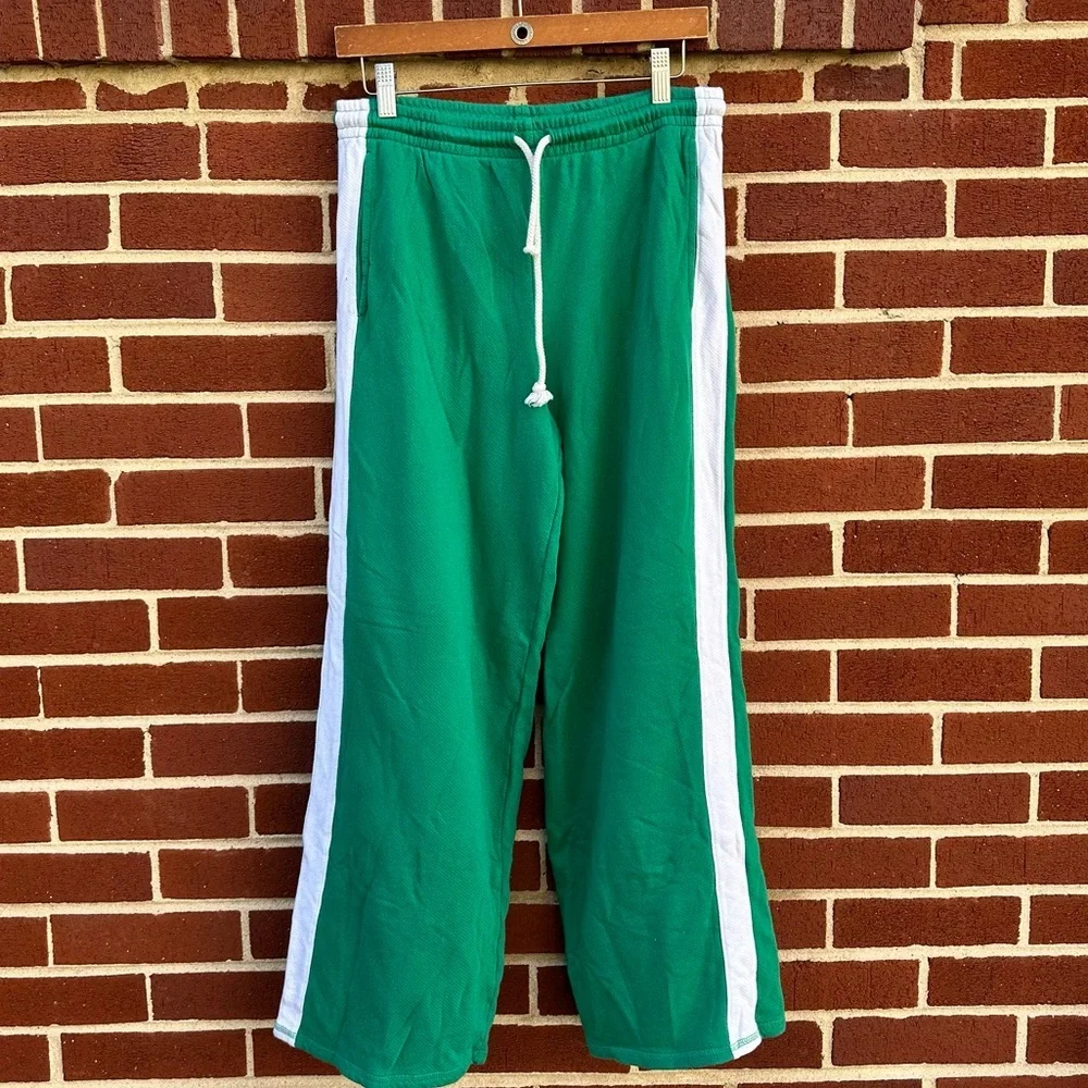 Universal Thread Sweatpants - Picture 2 of 4